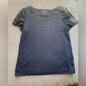 Dana Buchman short sleeve top.Size medium. NWTs.